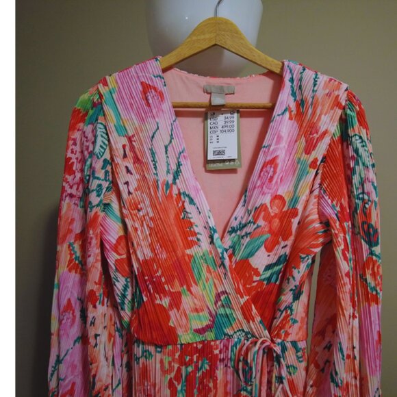 H&M Pleated Wrapover Dress SIZE MEDIUM NEW WITH TAGS: FOR ALL OCCASION - Picture 11 of 12